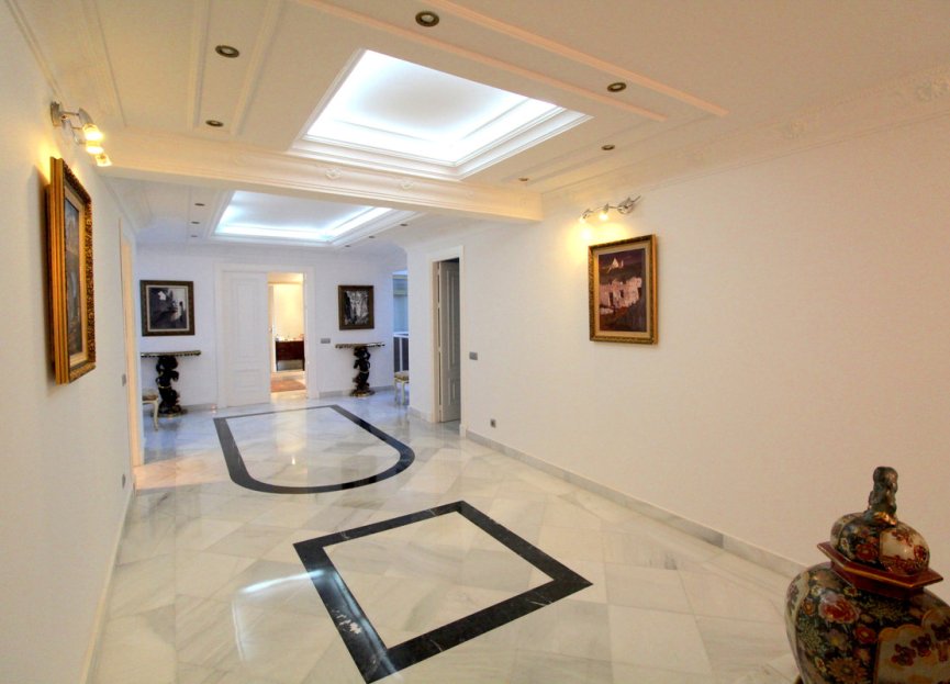 Resale - Ground floor apartment - Marbella - Puerto Banús