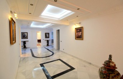 Resale - Ground floor apartment - Marbella - Puerto Banús