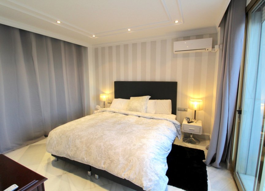 Resale - Ground floor apartment - Marbella - Puerto Banús