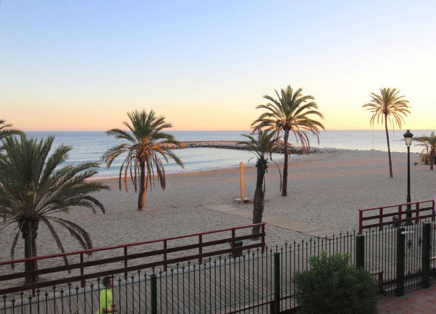 Resale - Ground floor apartment - Marbella - Puerto Banús