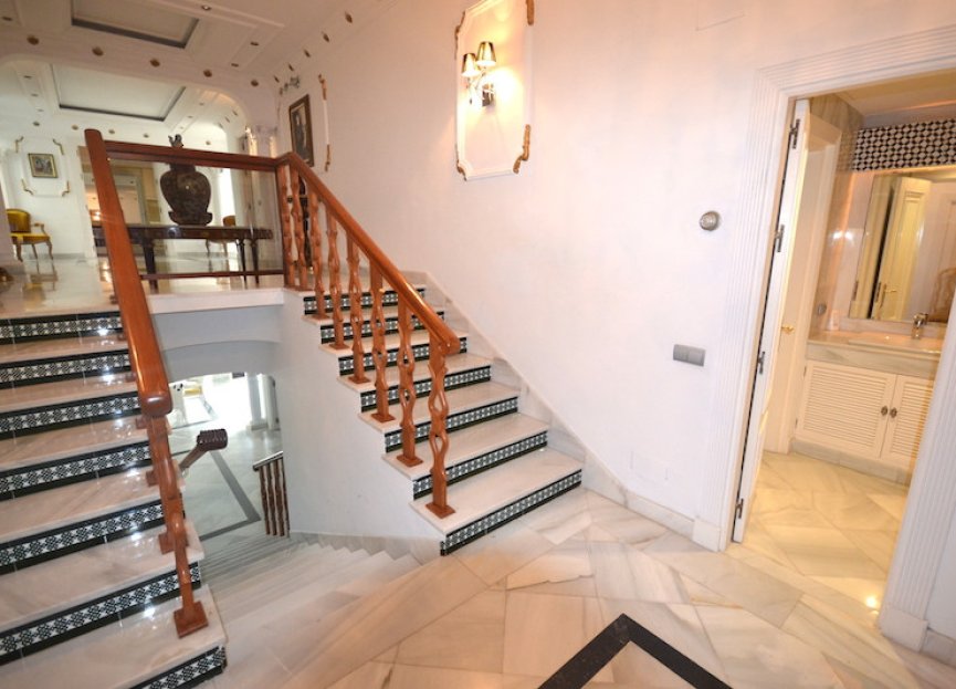 Resale - Ground floor apartment - Marbella - Puerto Banús