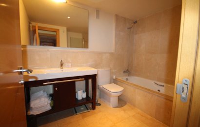 Resale - Apartment - Middle Floor Apartment - Benahavís - Benahavís Centro