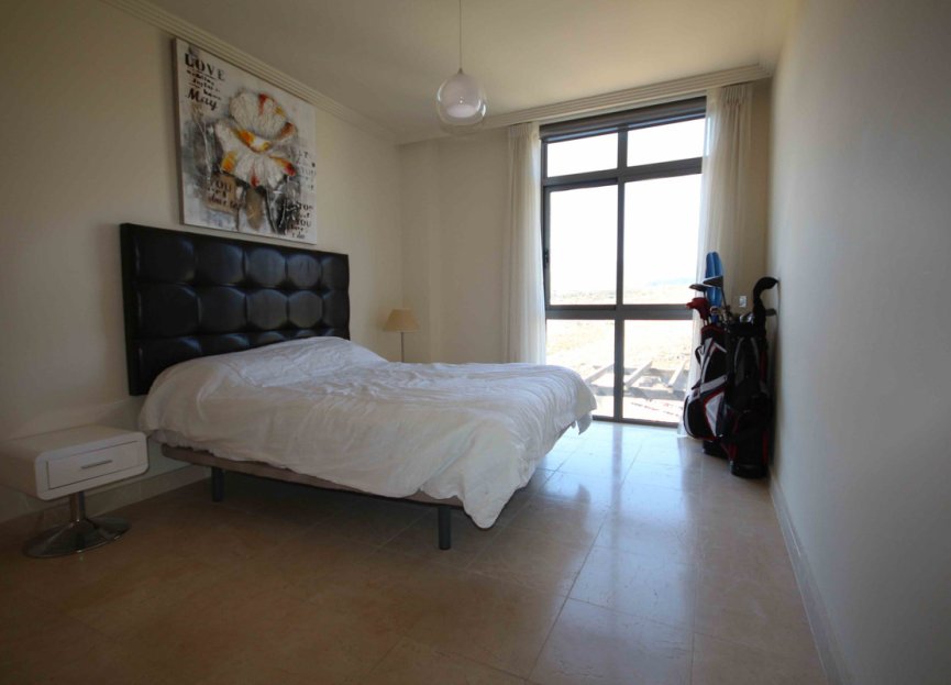 Resale - Apartment - Middle Floor Apartment - Benahavís - Benahavís Centro