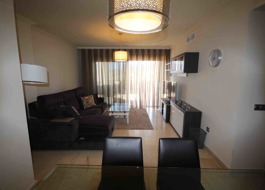 Resale - Apartment - Middle Floor Apartment - Benahavís - Benahavís Centro