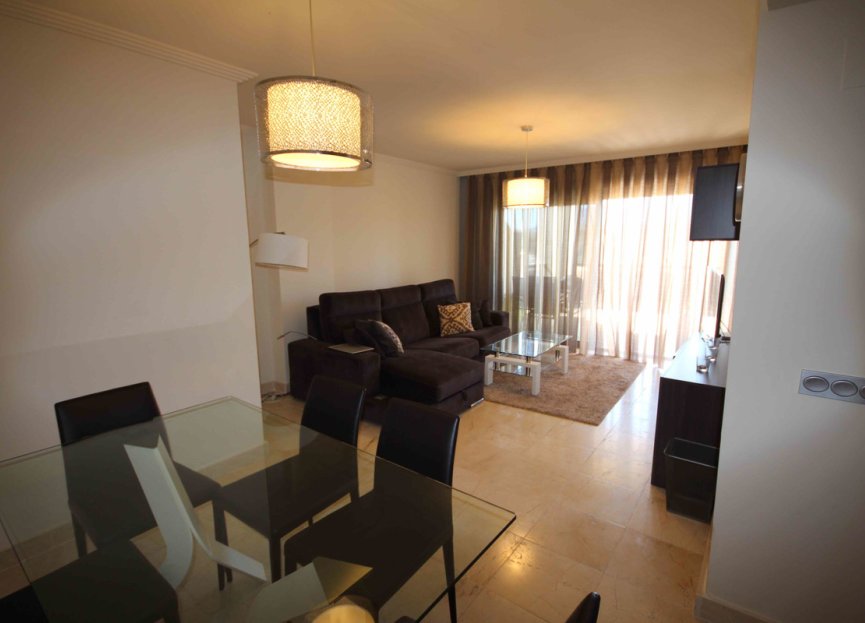 Resale - Apartment - Middle Floor Apartment - Benahavís - Benahavís Centro