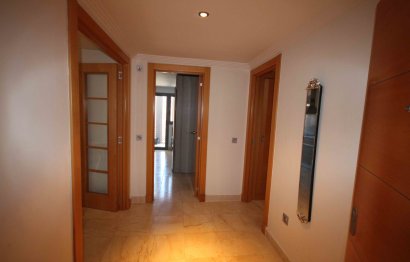 Resale - Apartment - Middle Floor Apartment - Benahavís - Benahavís Centro