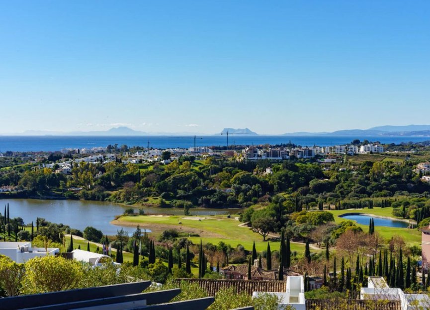 Resale - Apartment - Middle Floor Apartment - Benahavís - Benahavís Centro