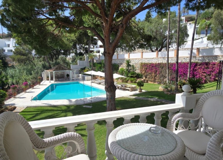 Resale - House - Detached Villa - Marbella - Río Real