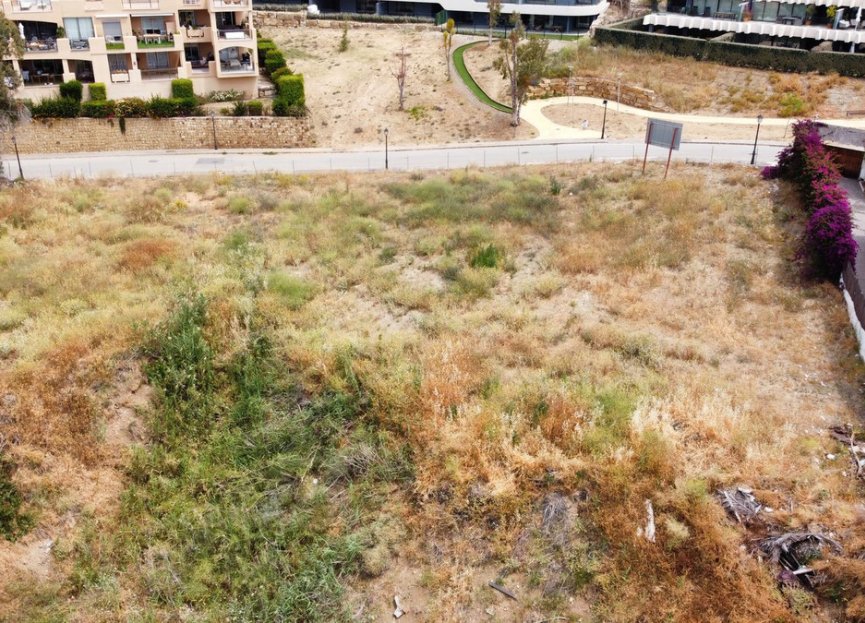 Resale - Plot - Residential Plot - Estepona - Selwo
