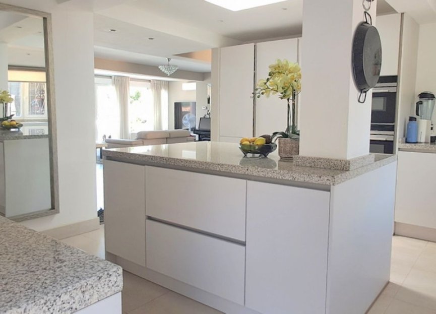 Reventa - House - Detached Villa - Marbella - Marbella Centro