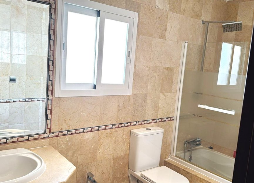 Resale - House - Detached Villa - Estepona - Estepona Centro