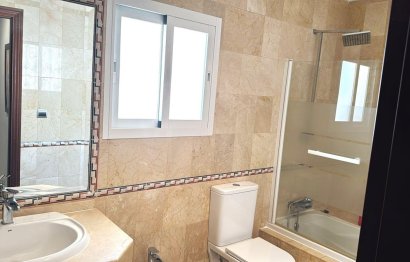 Resale - House - Detached Villa - Estepona - Estepona Centro