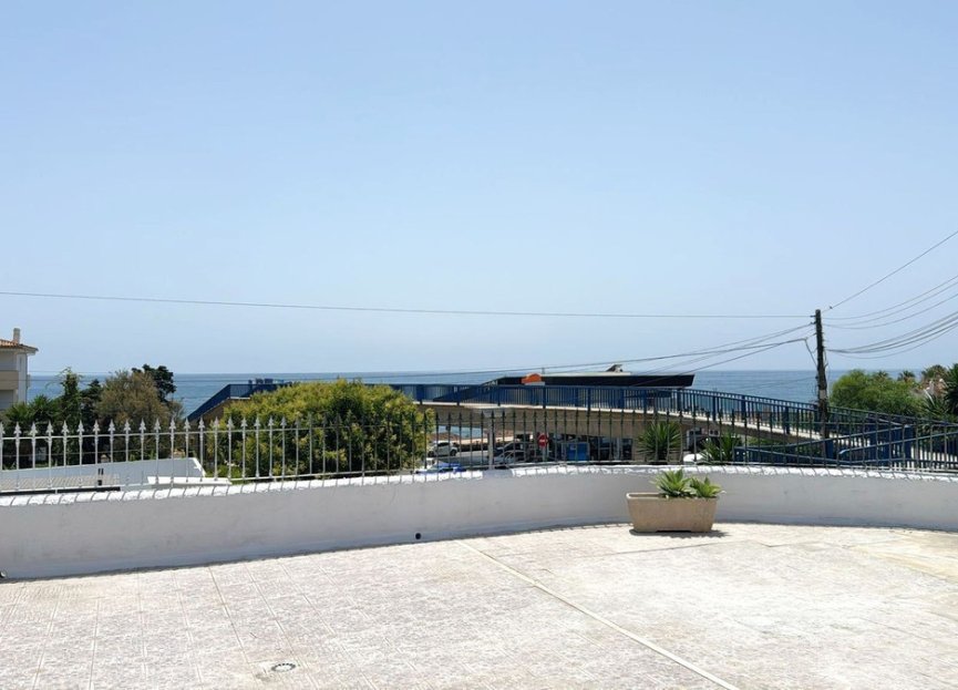 Resale - House - Detached Villa - Estepona - Estepona Centro