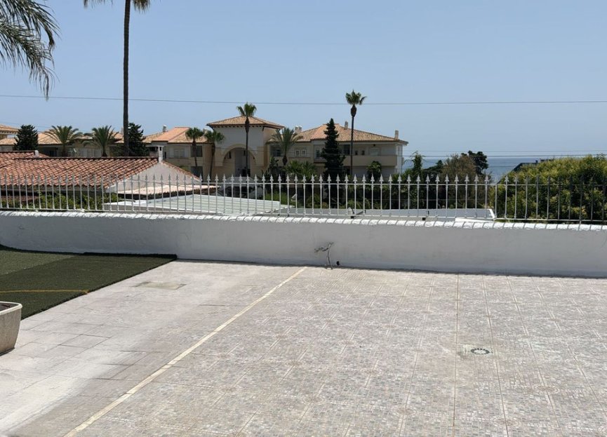 Resale - House - Detached Villa - Estepona - Estepona Centro