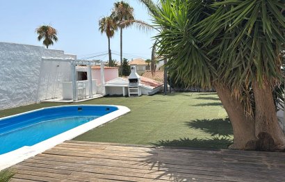 Resale - House - Detached Villa - Estepona - Estepona Centro