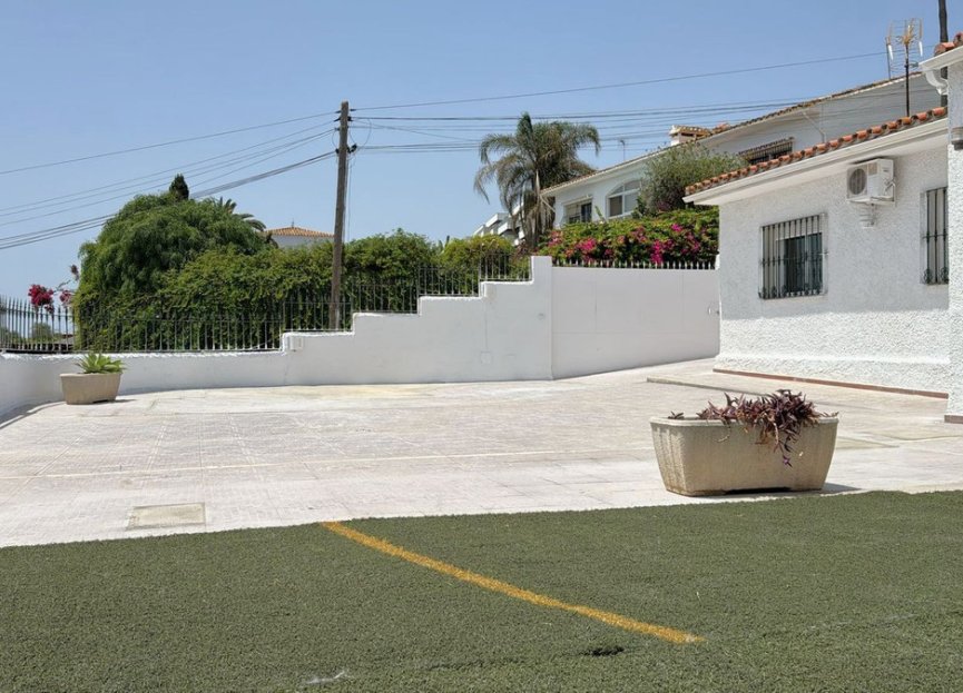 Resale - House - Detached Villa - Estepona - Estepona Centro