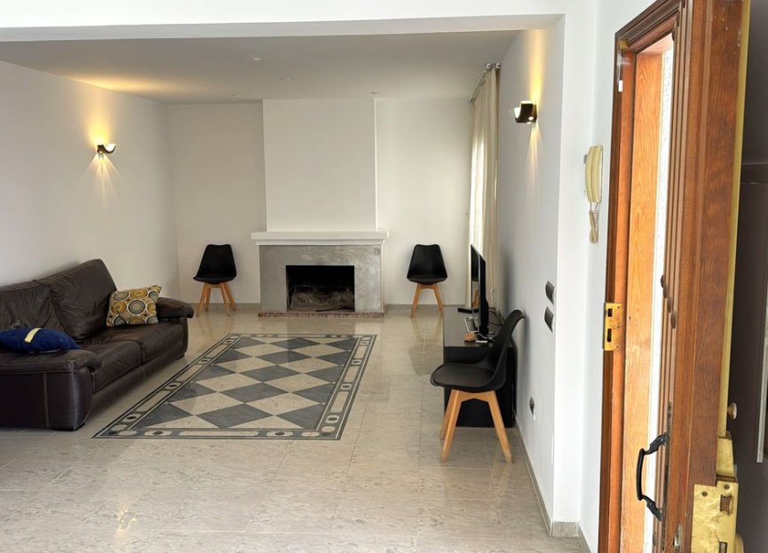 Resale - House - Detached Villa - Estepona - Estepona Centro