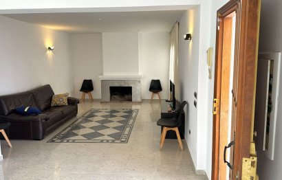 Resale - House - Detached Villa - Estepona - Estepona Centro