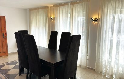 Resale - House - Detached Villa - Estepona - Estepona Centro