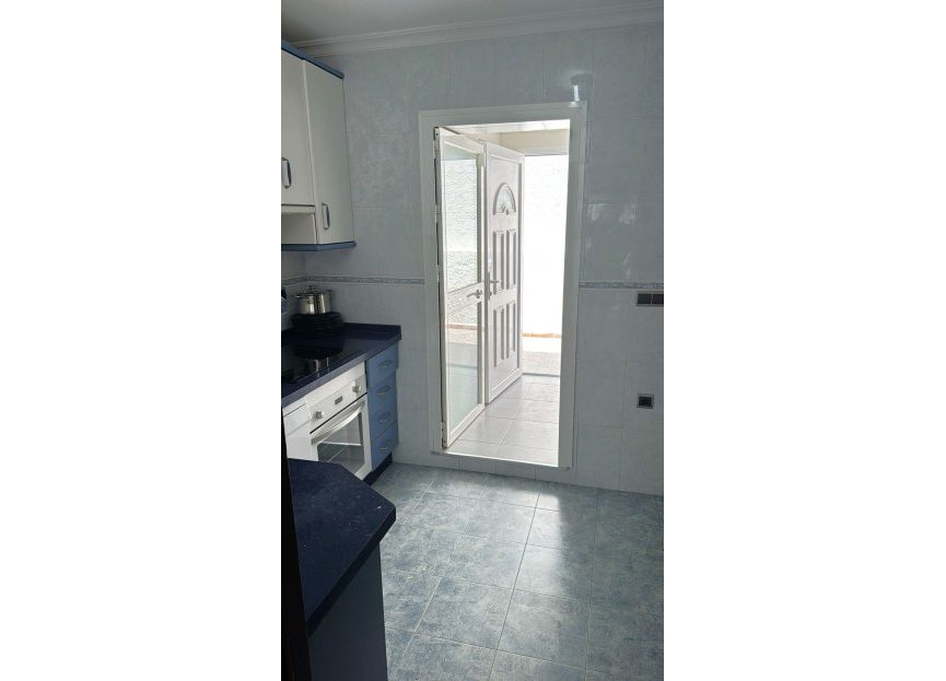 Resale - House - Detached Villa - Estepona - Estepona Centro