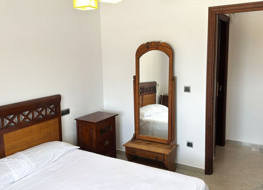 Resale - House - Detached Villa - Estepona - Estepona Centro