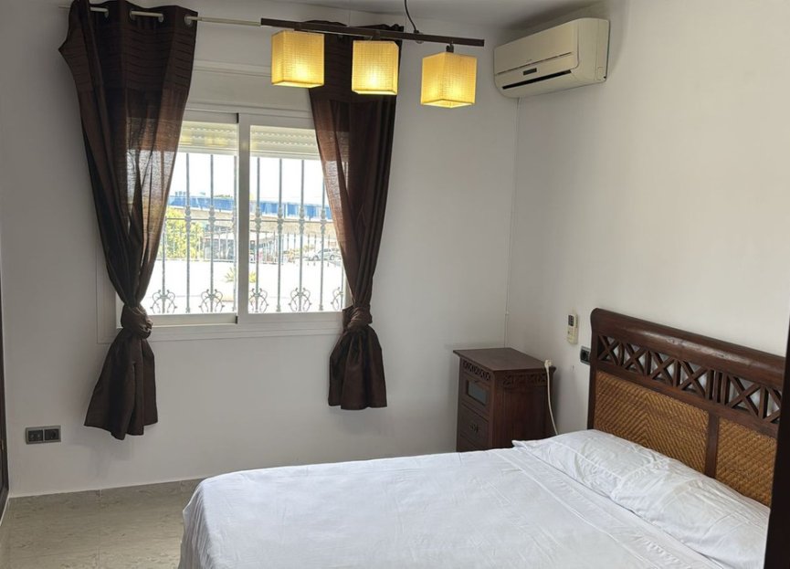 Resale - House - Detached Villa - Estepona - Estepona Centro