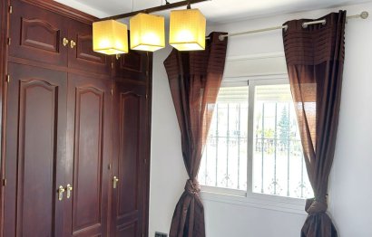 Resale - House - Detached Villa - Estepona - Estepona Centro