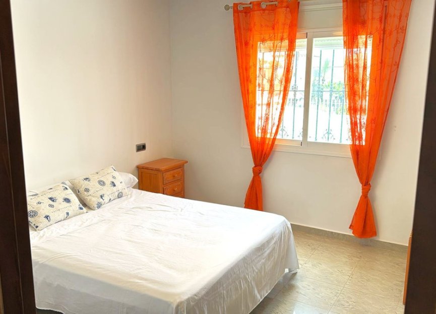 Resale - House - Detached Villa - Estepona - Estepona Centro