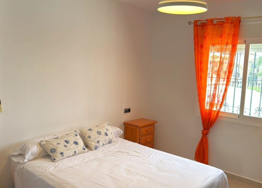 Resale - House - Detached Villa - Estepona - Estepona Centro