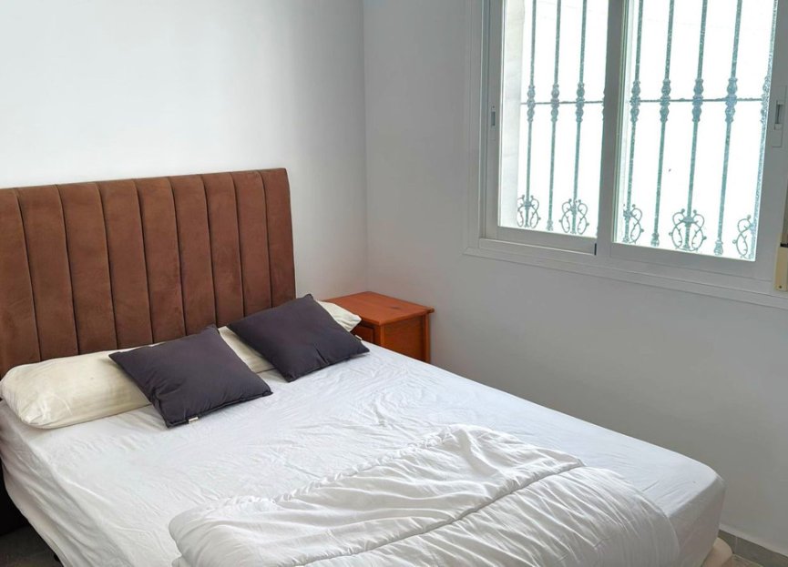 Resale - House - Detached Villa - Estepona - Estepona Centro