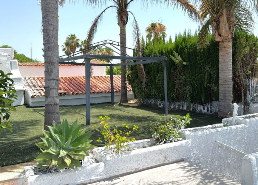 Resale - House - Detached Villa - Estepona - Estepona Centro