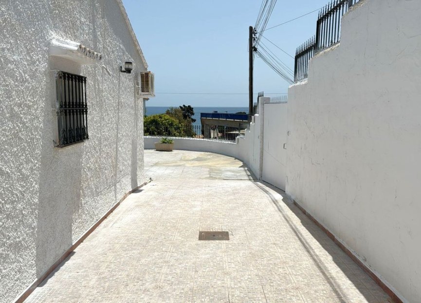 Resale - House - Detached Villa - Estepona - Estepona Centro