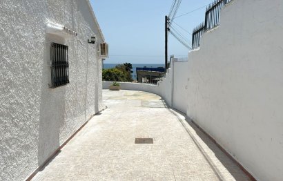 Resale - House - Detached Villa - Estepona - Estepona Centro