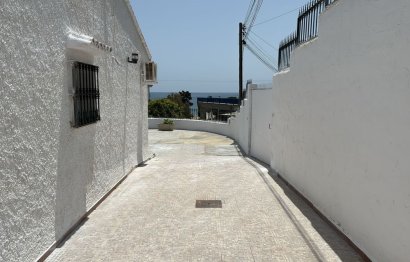 Resale - House - Detached Villa - Estepona - Estepona Centro