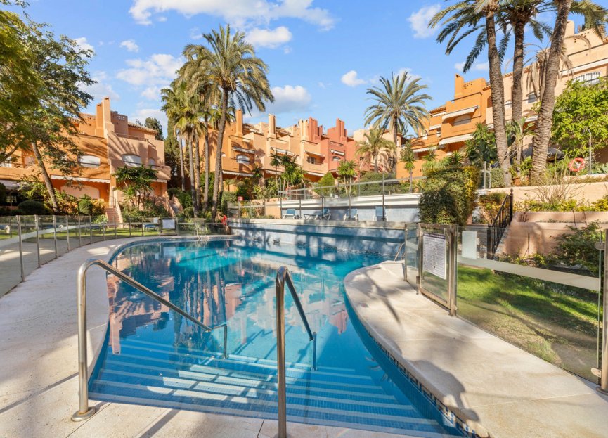 Resale - House - Townhouse - Marbella - Aloha