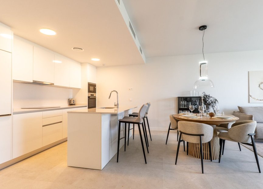 Resale - Apartment - Middle Floor Apartment - Estepona - Estepona Centro