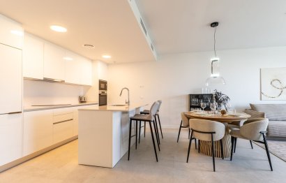 Resale - Apartment - Middle Floor Apartment - Estepona - Estepona Centro