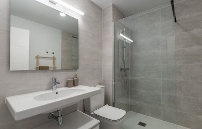 Resale - Apartment - Middle Floor Apartment - Estepona - Estepona Centro