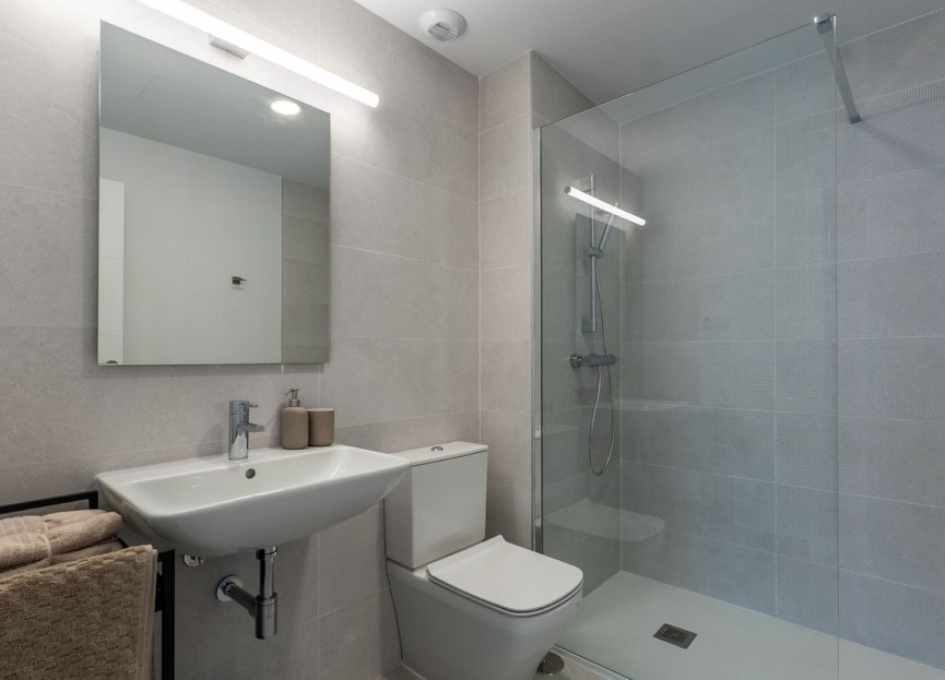 Resale - Apartment - Middle Floor Apartment - Estepona - Estepona Centro