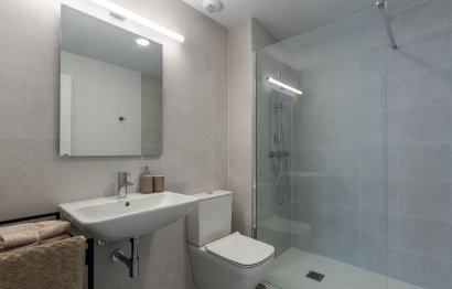 Resale - Apartment - Middle Floor Apartment - Estepona - Estepona Centro