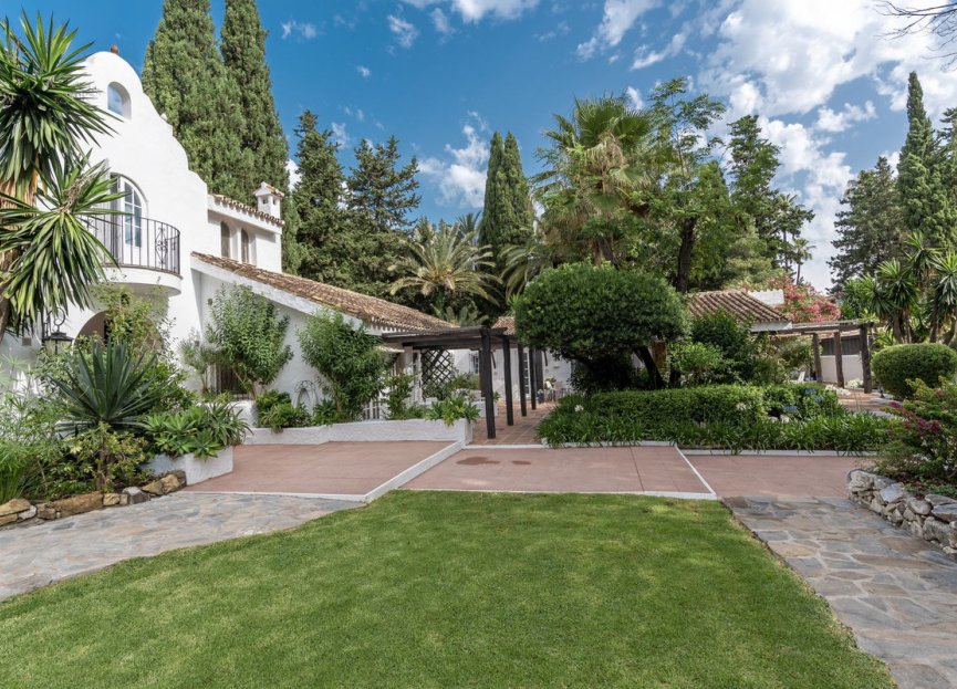 Resale - House - Detached Villa - Estepona - Estepona Centro