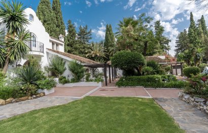 Resale - House - Detached Villa - Estepona - Estepona Centro