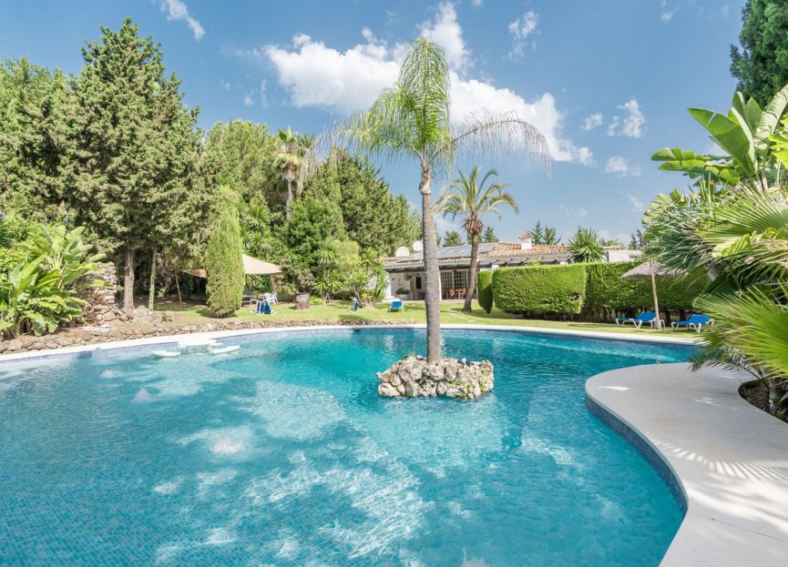 Resale - House - Detached Villa - Estepona - Estepona Centro