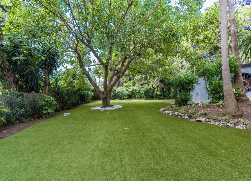 Resale - House - Detached Villa - Estepona - Estepona Centro