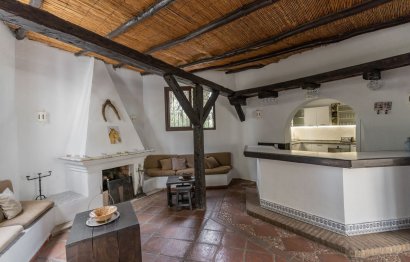 Resale - House - Detached Villa - Estepona - Estepona Centro