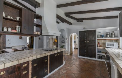 Resale - House - Detached Villa - Estepona - Estepona Centro