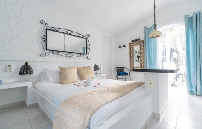 Resale - House - Detached Villa - Estepona - Estepona Centro