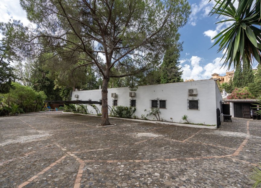 Resale - House - Detached Villa - Estepona - Estepona Centro