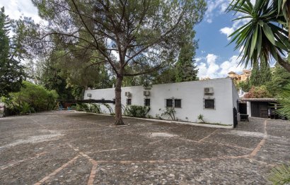 Resale - House - Detached Villa - Estepona - Estepona Centro
