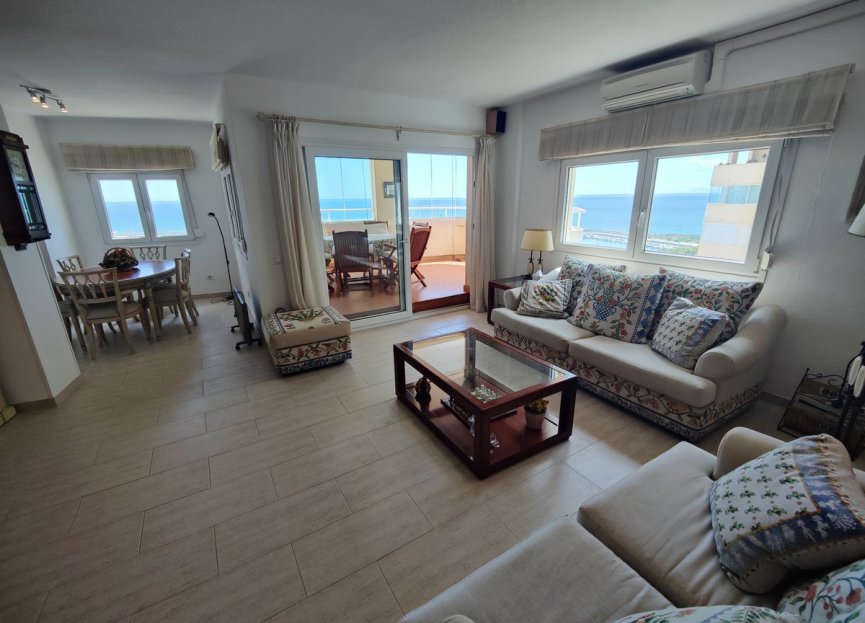 Resale - Apartment - Middle Floor Apartment - Estepona - Estepona Centro